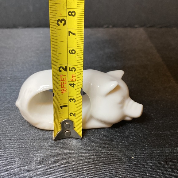 Set of 4 Porcelain Pig Napkin Rings - Picture 5 of 5